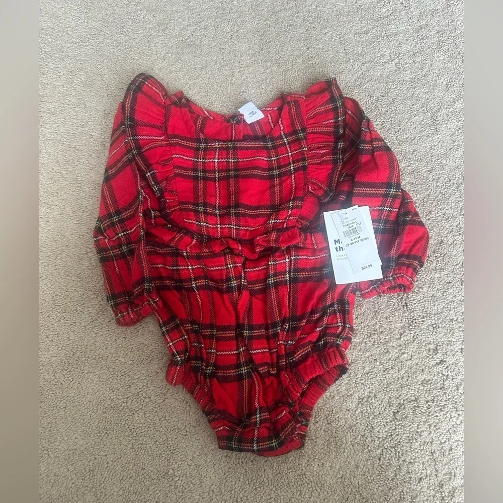Infant girls Old Navy romper 6–12 mths nwt